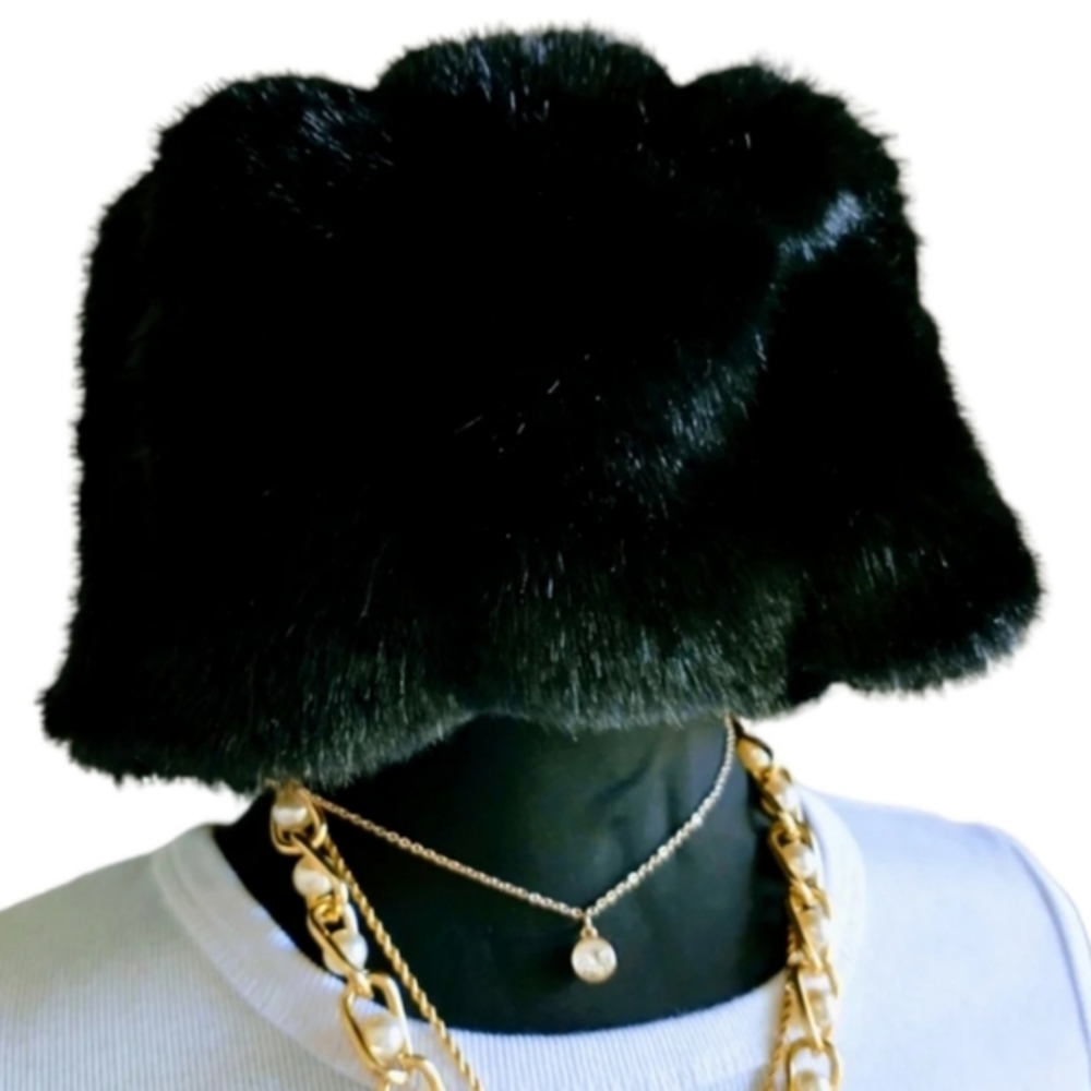 Women's Faux Fur Hat